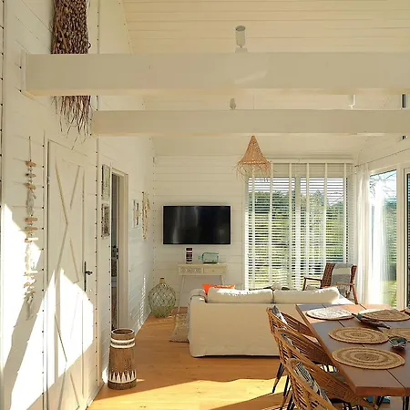 Osada Widoki, Wakacyjne * Wicie (West Pomeranian)