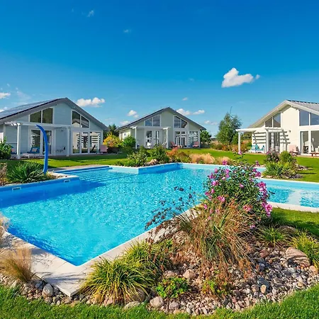 Osada Widoki, Wakacyjne Feriehus Wicie (West Pomeranian)